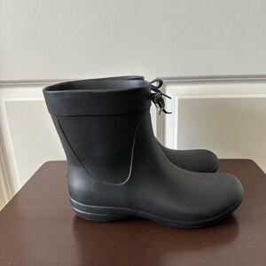 Crocs Women’s Black Freesail Shorty Rain Boots Size 9